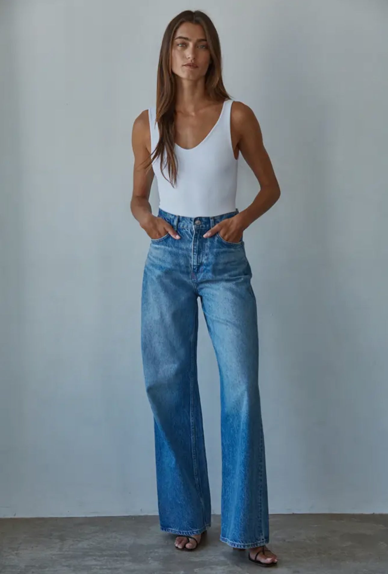 Double Layered Seamless U-V Neck Sleeveless Bodysuit