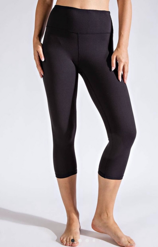 Capri Yoga Leggings image 0